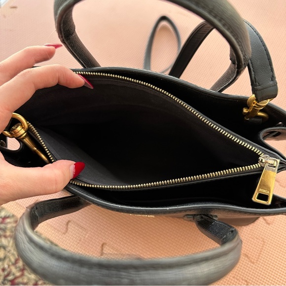 Furla | Black Grain Leather Bag - Picture 3 of 16